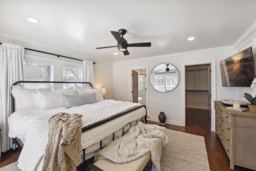 Upscale Beach Cabin Orono Vrbo