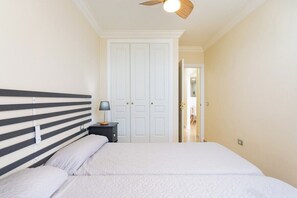 2 bedrooms, iron/ironing board, WiFi, bed sheets