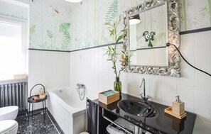 Shower, hair dryer - 2 bedroom cozy apartment in Gorizia (Gorizia)
