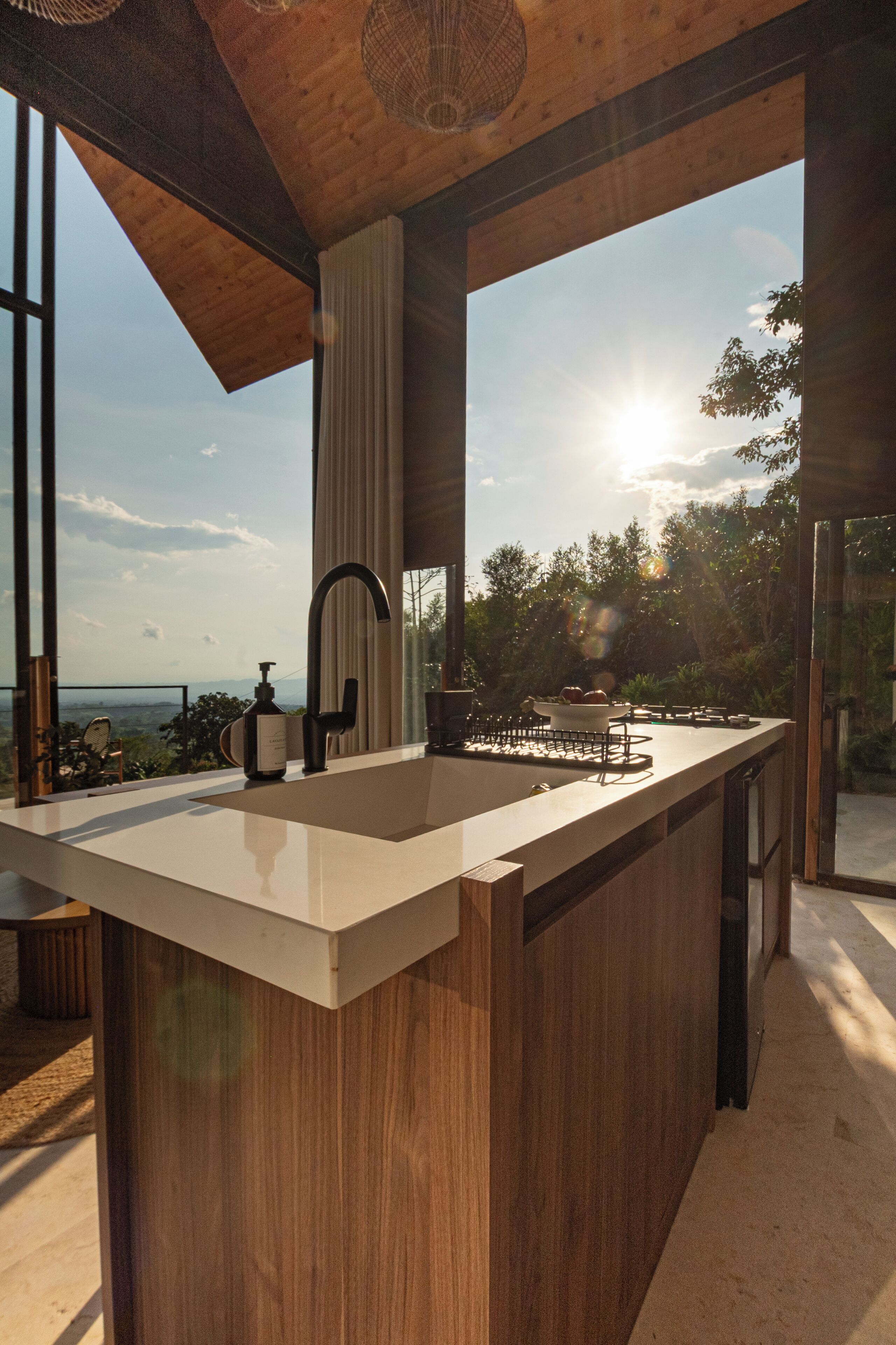Luxury Cabin | Private kitchen | Microwave, stovetop, dishwasher, coffee/tea maker