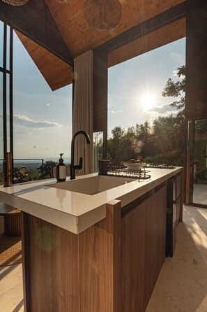 Cabin Cao cấp | Bếp riêng | Lò vi sóng, bếp nấu, máy rửa bát, dụng cụ pha cà phê/trà 
