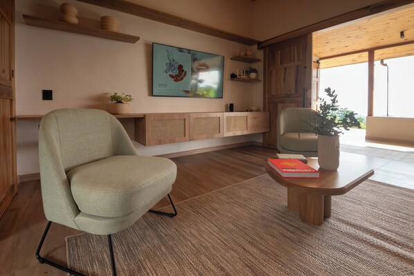 Family Cabin | Living room | 80-inch flat-screen TV with digital channels, fireplace, Netflix
