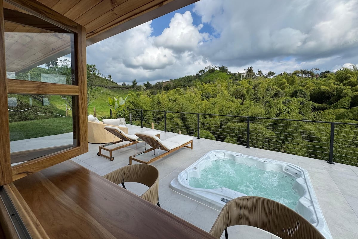 Family Cabin | Private spa tub
