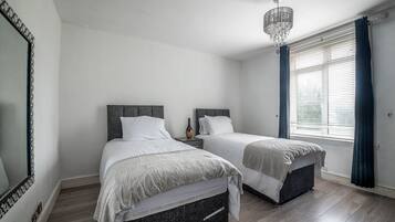 5 soverom, strykejern/-brett, reiseseng for barn og wi-fi