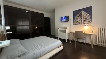 2 camere, una scrivania, Wi-Fi gratuito, lenzuola