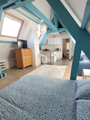 5 chambres, fer et planche à repasser, Wi-Fi, draps fournis