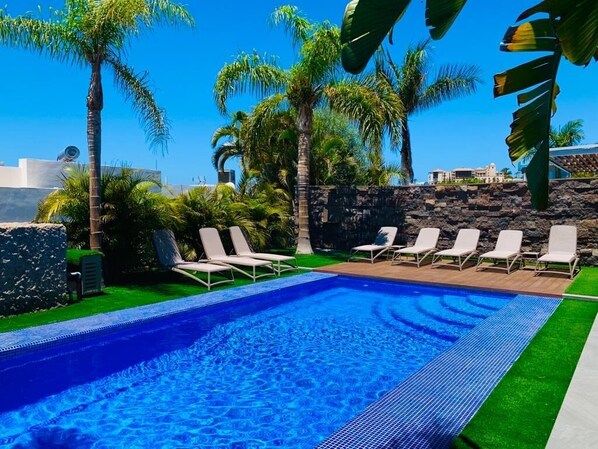 A heated pool - One of the best villa private pool (Costa Adeje)