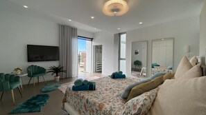 6 bedrooms, iron/ironing board, WiFi, bed sheets - One of the best villa private pool (Costa Adeje)