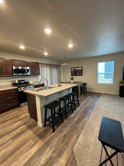 Convenient to Everything, Spacious, Family Friendly Vacation Home