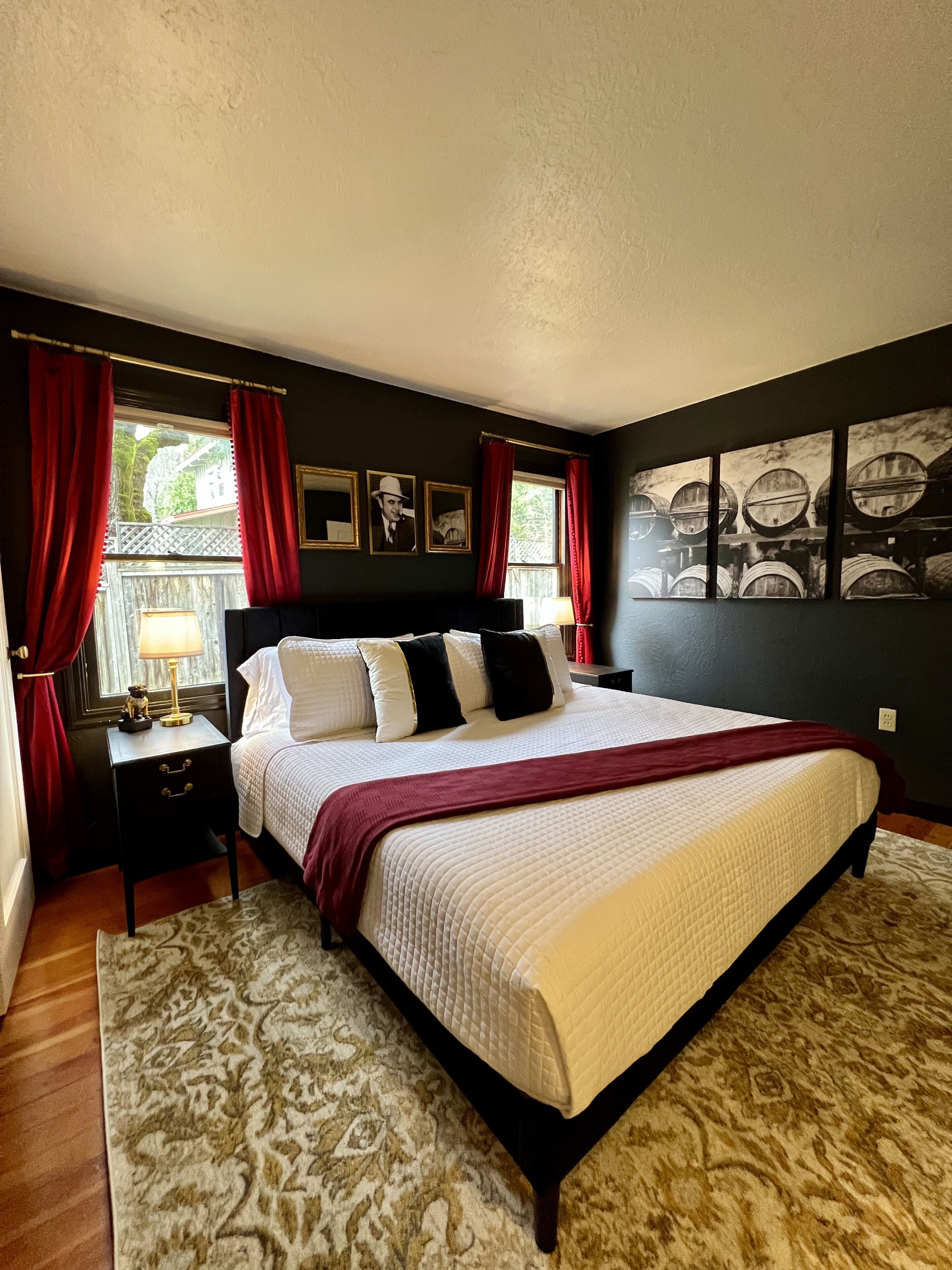 4 soveværelser, skrivebord, strygejern/strygebræt, weekendseng