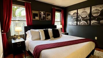 4 soveværelser, skrivebord, strygejern/strygebræt, weekendseng