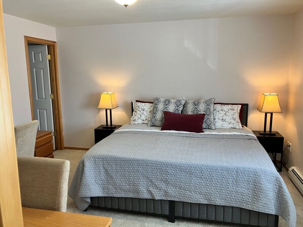 3 bedrooms, WiFi, bed sheets - Townhouse-style condo with attached garage in the heart of Bozeman. (Bozeman)