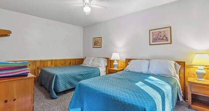 Lakeside Condo #17 3BR 3BA Timberlane Resort