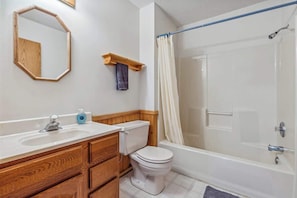 Shower, hair dryer, towels - Lakeside Condo #17 3BR 3BA Timberlane Resort (Park Rapids)