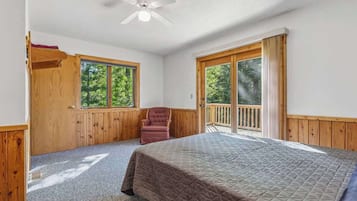 3 bedrooms, iron/ironing board, travel cot, free WiFi