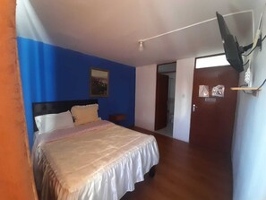 Laptop workspace, free WiFi, bed sheets - Hotel Mi Secreto (Arequipa)