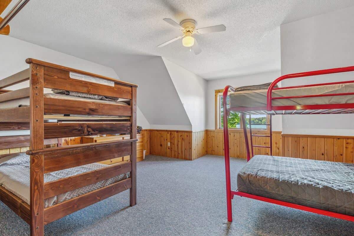 4 bedrooms, iron/ironing board, travel cot, free WiFi