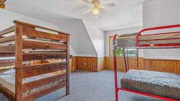 4 bedrooms, iron/ironing board, travel cot, free WiFi