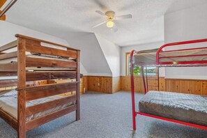 4 bedrooms, iron/ironing board, travel cot, free WiFi