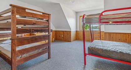 Lakeside Condo #16 4BR 3BA Timberlane Resort
