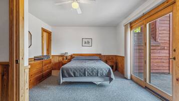 4 bedrooms, iron/ironing board, travel crib, free WiFi