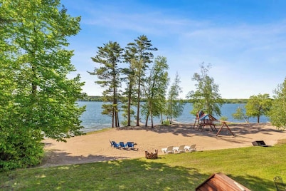 Lakeside Condo #16 4BR 3BA Timberlane Resort