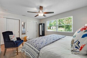 3 habitaciones, escritorio, tabla de planchar con plancha y wifi gratis 