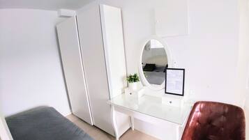 1 多间卧室、熨斗/熨衣板、WiFi、床单