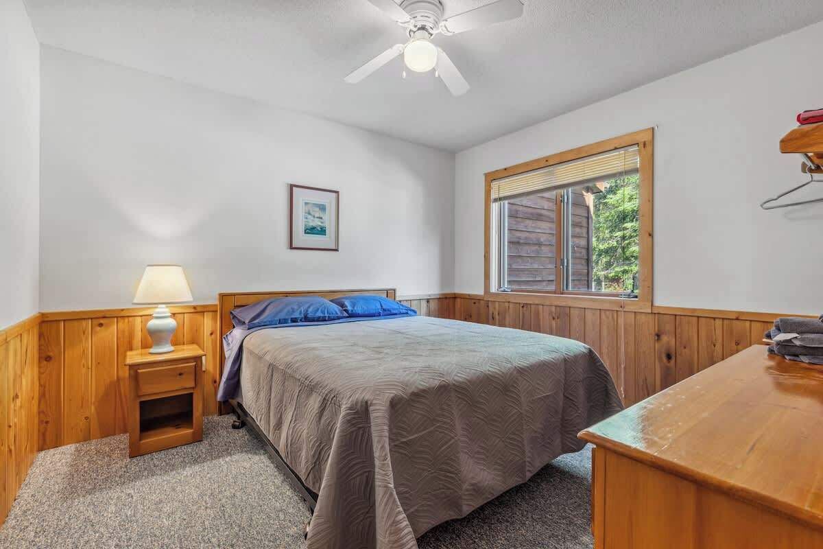 4 bedrooms, iron/ironing board, travel cot, free WiFi