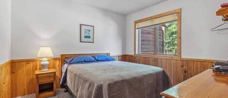 4 bedrooms, iron/ironing board, travel cot, free WiFi