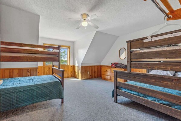 4 bedrooms, iron/ironing board, travel cot, free WiFi