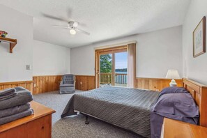 4 bedrooms, iron/ironing board, travel cot, free WiFi