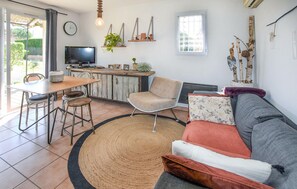 TV - Cozy home in Montboucher-sur-Jabron (Montboucher-sur-Jabron)