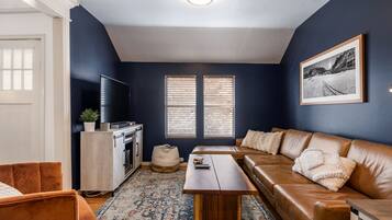 Smart TV, computer monitors