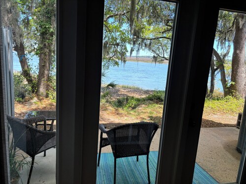 Waterfront – 3 Min to Parris Island  Sleeps 6  Stunning Views