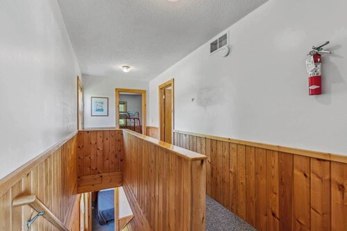 Lakeside Condo #14 3BR 3BA Timberlane Resort