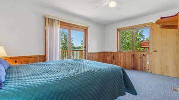 3 bedrooms, iron/ironing board, travel cot, free WiFi