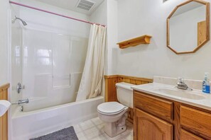 Shower, hair dryer, towels - Lakeside Condo #14 3BR 3BA Timberlane Resort (Park Rapids)
