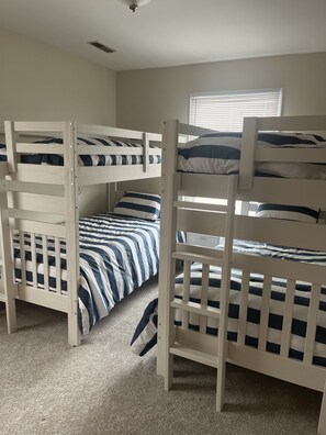 3 bedrooms, iron/ironing board, free WiFi