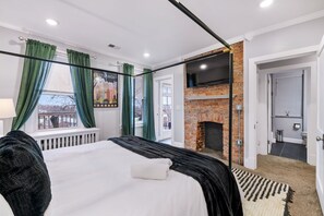 4 Schlafzimmer, Schreibtisch, Bügeleisen/Bügelbrett, Reisekinderbett