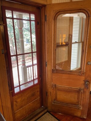 Interior - Come stay and relax at the Captain's House in Historic Vermilion Harbor Town. (Vermilion)