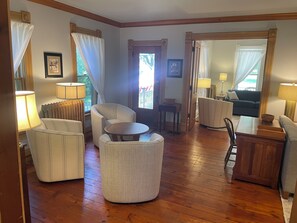 Smart TV, DVD player - Come stay and relax at the Captain's House in Historic Vermilion Harbor Town. (Vermilion)