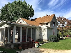 Exterior - Come stay and relax at the Captain's House in Historic Vermilion Harbor Town.  (Vermilion)