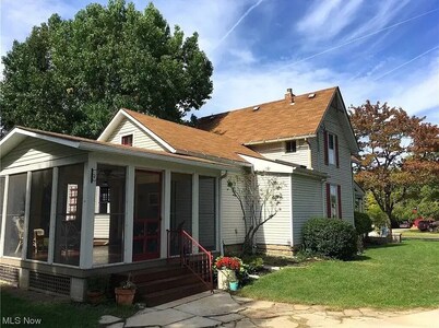 Come stay and relax at the Captain's House in Historic Vermilion Harbor Town. 
