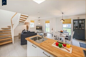 Interior - Ferienhaus Johann - Neu Errichtetes Ferienhaus in Ruhiger Wohngegend mit Parkplatz, Sauna und Wlan (Zirchow)