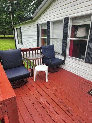 Outdoor dining - Coastal Cabin Retreat (Longs)