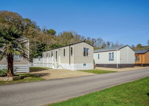 Exterior - Riverside 2 Bed Holiday Caravan – Lynher Retreat (Notter Bridge, Saltash)