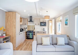 Living area - Riverside 2 Bed Holiday Caravan – Lynher Retreat (Notter Bridge, Saltash)