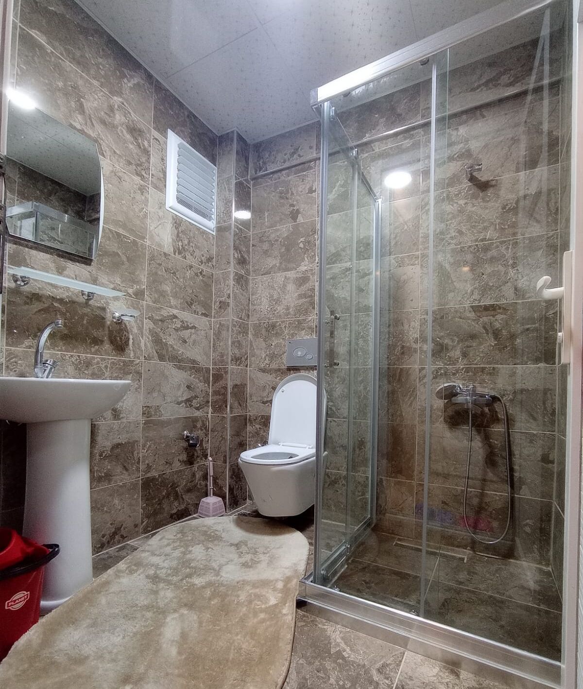 Classic Apartment | Bathroom