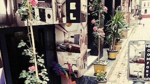المنشأة من الخارج